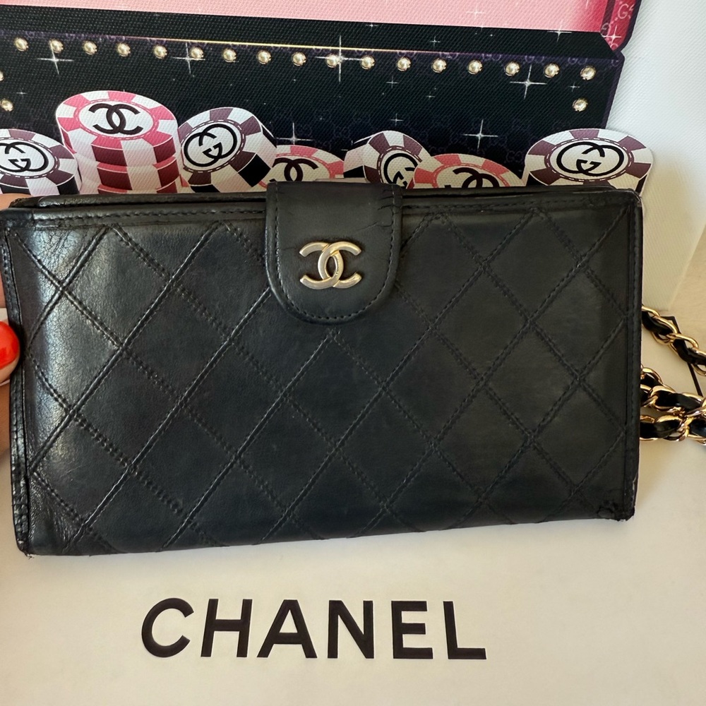 CHANEL Black Quilted Leather Bag with Gold Chain - Picture 4 of 16